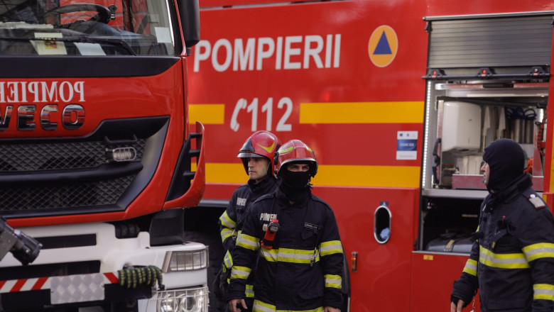 video incendiu in zona plajei modern din costanta un barbat a suferit arsuri si doua masini au fost distruse de flacari 6885019536795