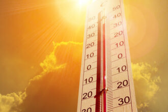 video o masa de aer dinspre africa aduce temperaturi de foc in europa 44 de grade in grecia canicula revine si in romania ce ne asteapta 687bd005b2c62