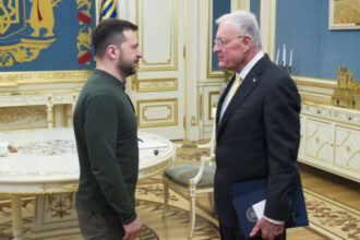 video trimisul special al lui donald trump a ajuns la kiev ce subiecte va discuta generalul american in saptamana in care va sta in ucraina 6874d185111f0