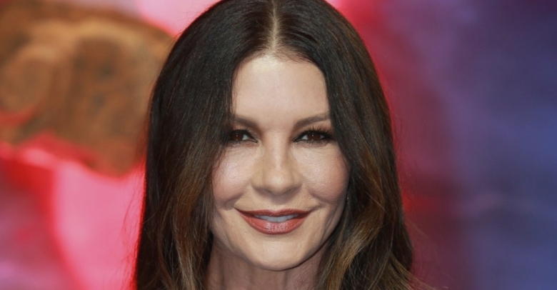 catherine zeta jones impresionata de romani nu mi au refuzat nimic ce facea actrita in pauzele de la filmarile serialului wednesday 68b2e8a9664c5