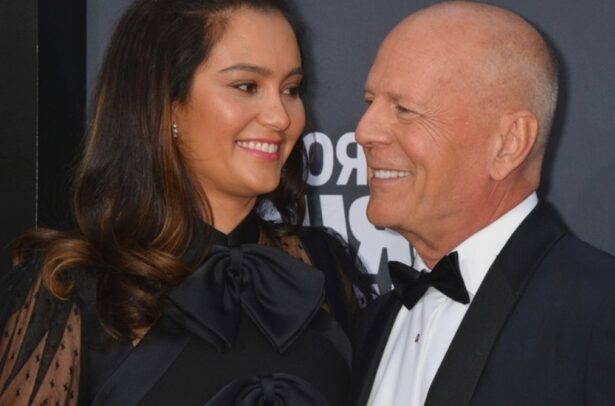 creierul lui bruce willis cedeaza isi mai recunoaste sotia sunt recunoscatoare ca inca este aici 68af2ca46d019