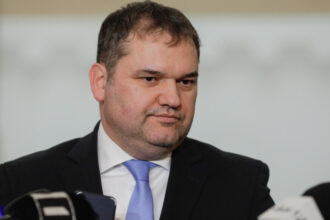 cseke attila daca toata lumea se uita la posturi inseamna ca avem o problema de abordare in administratie 689dfabf7a918