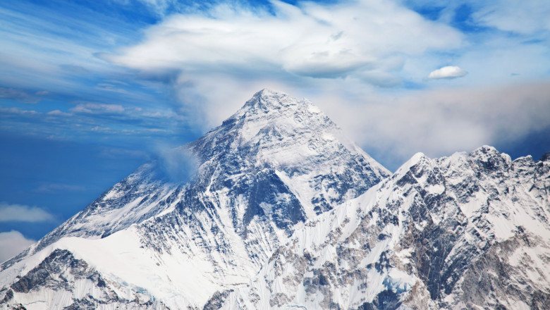 cucerirea everestului se scumpeste nepalul ofera la schimb acces gratuit la 97 de munti 689ad8ee5ebc8