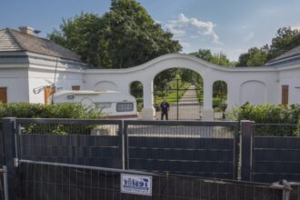 cum arata mosia familiei lui viktor orban acuzatii grave la adresa prim ministrului ungariei priviti pe ce merg banii contribuabililor 68b041d49649b