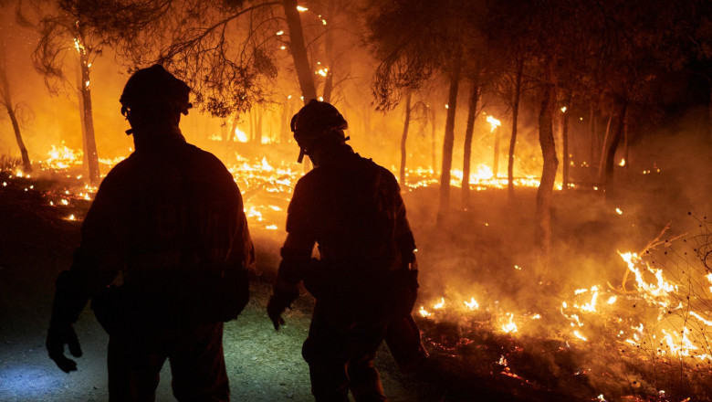 galerie foto incendiile de vegetatie fac ravagii in nord vestul spaniei peste 1000 de persoane evacuate sit unesco in pericol 6899be9e5c6bb
