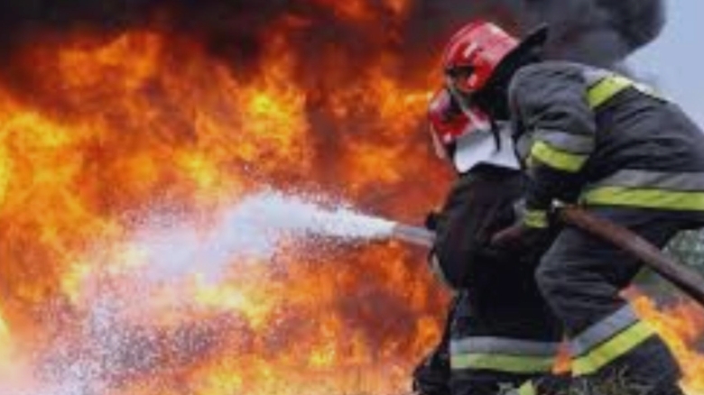 incendiu de proportii la glina pompierii intervin cu 14 autospeciale a fost emis mesaj ro alert 68b1ada219621