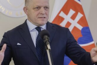 jocul dublu al slovaciei in timp ce premierul pro rus fico ataca kievul tara sa vinde armament ucrainei 68a2d9e239a08