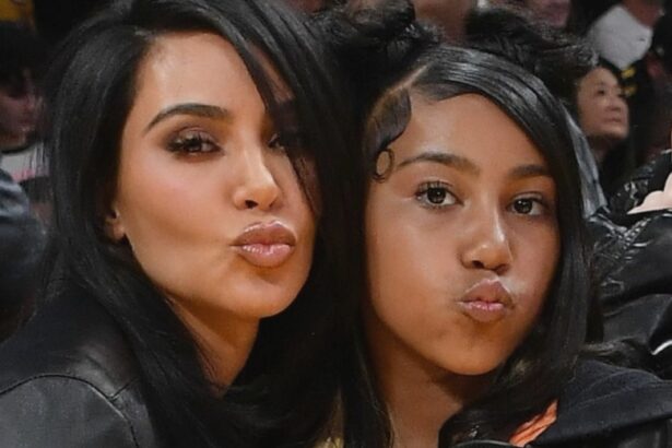 kim kardashian criticata pentru tinuta fiicei sale cum a aparut north west la 12 ani in vizita familiei la roma e prea 68af105f3a7b3