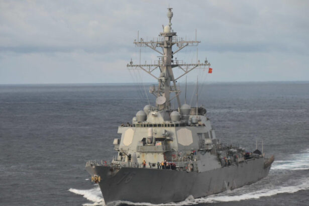 marina chineza pretinde ca a alungat un distrugator american dintr o zona disputata din marea chinei de sud 689c248fefeb5