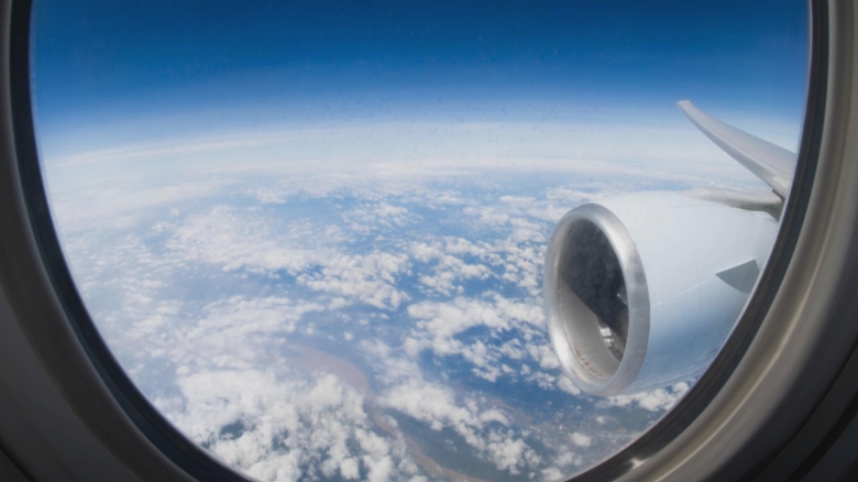 momente de panica in aer un boeing 777 a aterizat de urgenta in siberia din cauza unei defectiuni la motoare 68ad92e33145e