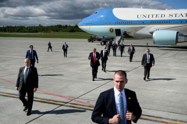 om pentru om arma pentru arma culisele uriasei operatiuni de pregatire a intalnirii dintre putin si trump in alaska 689f0f0cd574b