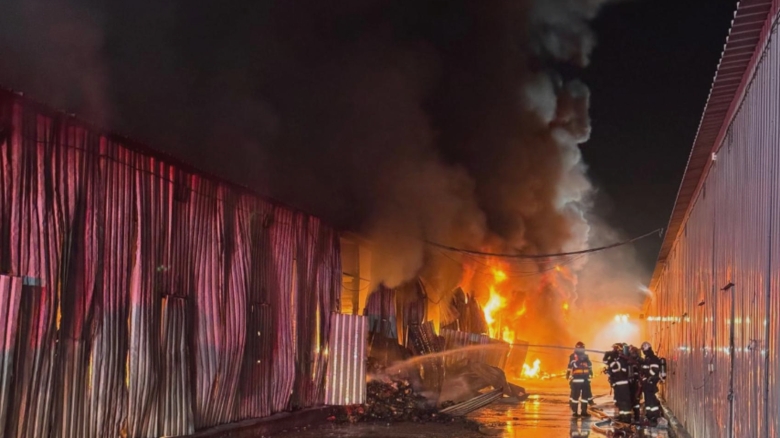 poluare masiva a aerului in bucuresti din cauza incendiului din dragonul rosu 68aed06a55a98