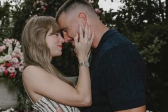 taylor swift si travis kelce s au logodit cat valoreaza inelul pe care l a primit indragita cantareata 68ae17d7aadfe
