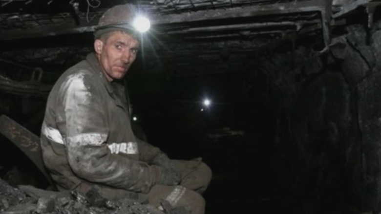 tensiuni uriase in valea jiului minerii au aflat chiar in ziua de salariu ca nu vor primii banii la timp 68a5ae8c920a7