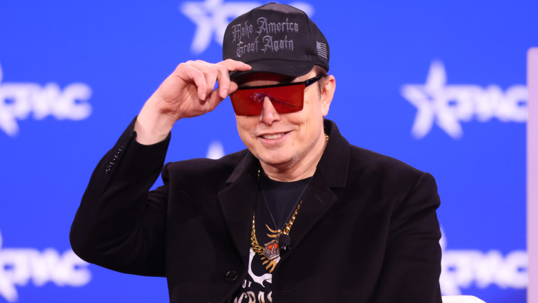tesla il premiaza pe elon musk cu actiuni in valoare de zeci de miliarde de dolari pentru a l mentine la conducere il va stimula 6890ab876a720