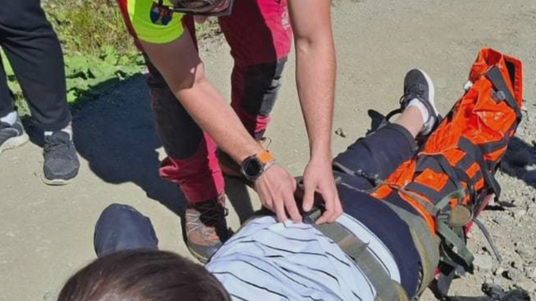turista din constanta salvata de salvamontisti dupa ce s a accidentat pe munte 68b096b63ba88