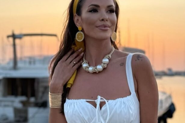 andreea bododel fosta sotie a lui tibi balan aparitie spectaculoasa la 35 de ani cum arata in costum de baie 68c2dc4958d50