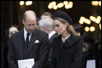 aparitia ingrijoratoare a lui kate middleon fanii s au speriat sa o vada asa la inmormantarea ducesei de kent 68cad7b6d2aeb