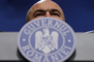 bolojan isi mobilizeaza propaganda sociologi analisti si jurnalisti de serviciu convocati in sedinta secreta e groasa 68c28471f09fd