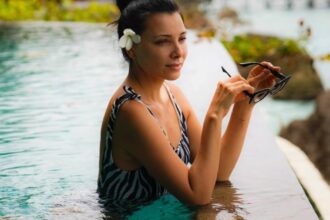 corina caragea inconjurata de rechini si pisici de mare momente uluitoare pentru vedeta de la pro tv ma uitam impietrita la ele 68c2cab018038