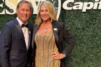 cum mentine nadia comaneci flacara iubirii aprinse dupa aproape 50 de ani de la prima intalnire cu bart conner intotdeauna a fost 68be927321400