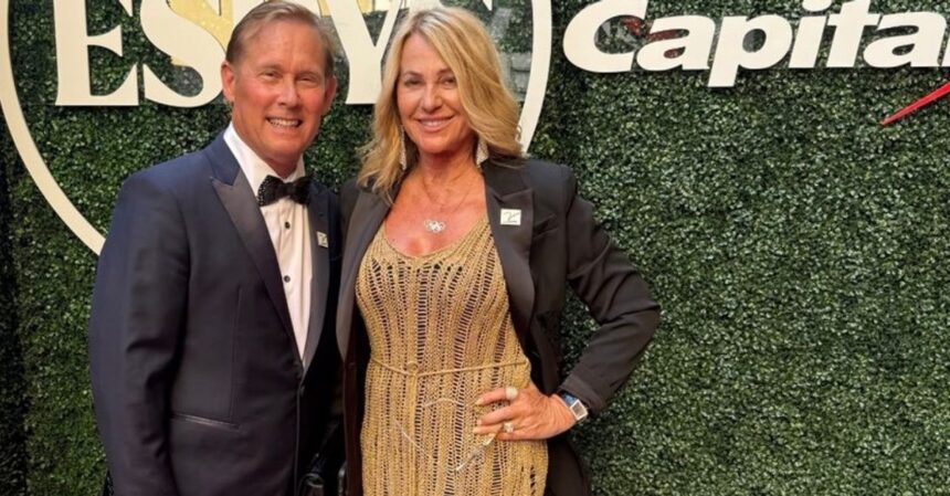 cum mentine nadia comaneci flacara iubirii aprinse dupa aproape 50 de ani de la prima intalnire cu bart conner intotdeauna a fost 68be927321400