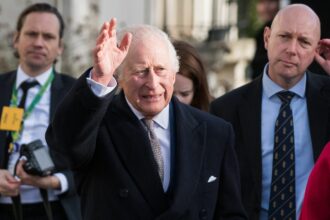 cum se spala regele charles pe dinti in fiecare zi ce obicei bizar are cu o cheie 68c916ee73b7c