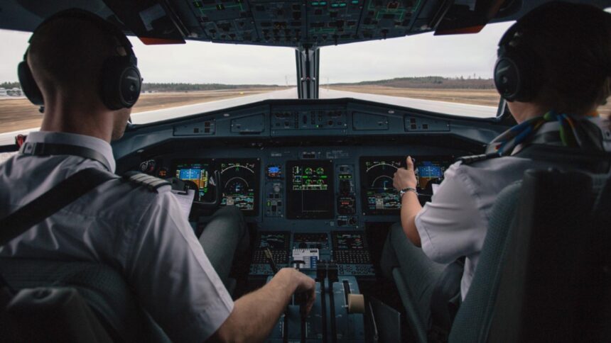 declin in lumea aviatiei inca doi piloti prinsi bauti si un insotitor de bord drogat dupa ce un avion cu 103 pasageri a derapat 68c48ab9640a6