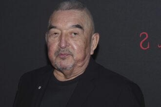 doliu la hollywood a murit actorul graham greene cunoscut pentru rolul din cel care danseaza cu lupii 68b6a32670a0b