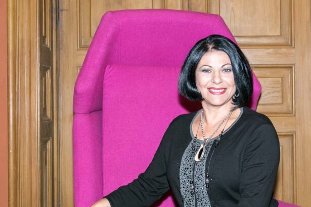 elena carstea si mariajul scurt de care putini isi mai amintesc a durat doar trei luni 68c6f2ca06a0b