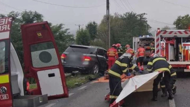 grav accident rutier pe dn1 intre o masina si un camion un barbat a murit iar o femeie a ajuns la spital 68b549123ebdb