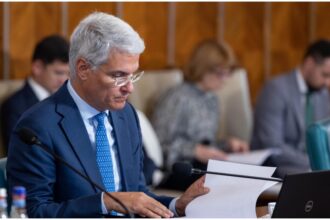ministrul paslaru se tine de politia modei dar are zero realizari in absorbtia fondurilor europene 68bfeb772823d 2