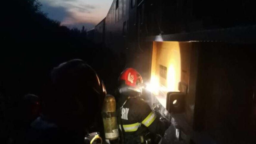 panica pe ruta suceava botosani locomotiva unui tren de calatori a luat foc 68bf2fd544a41
