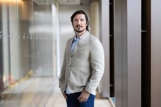 robinhood embraces copy trading after warning competitors about regulatory risks 68c0fbe4d0275