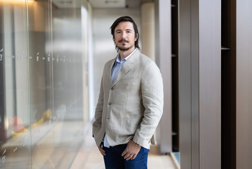robinhood embraces copy trading after warning competitors about regulatory risks 68c0fbe4d0275