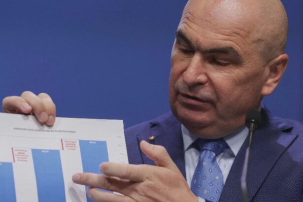 sistemul este disperat si vrea sa ia din voturile suveranistilor ce jocuri face bolojan pentru un partid al lui nicusor dan 68b82402eb768