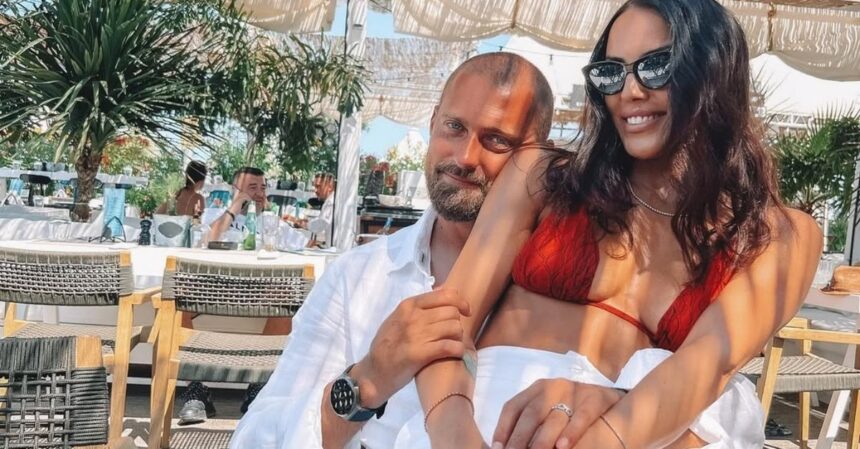 sotia lui gabi tamas cucereste retelele de socializare la 36 de ani ioana este intr o forma fizica de invidiat si impartaseste aceeasi pasiune pentru sport ca sotul ei 68bfc080cab17 4