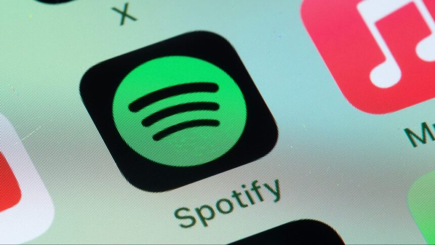 spotify will now let free users pick and play tracks 68c80e08efb59