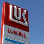 lukoil negociaza o tranzactie fara bani cu o banca din sua acordul ar putea necesita aprobarea lui vladimir putin 693bb1869fe07